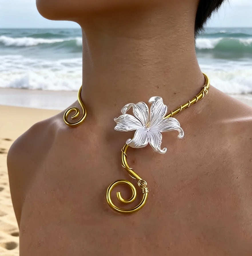 Exaggerated Personalized Common Calla Open Fashion High Sense Three-dimensional Flowers Necklaces