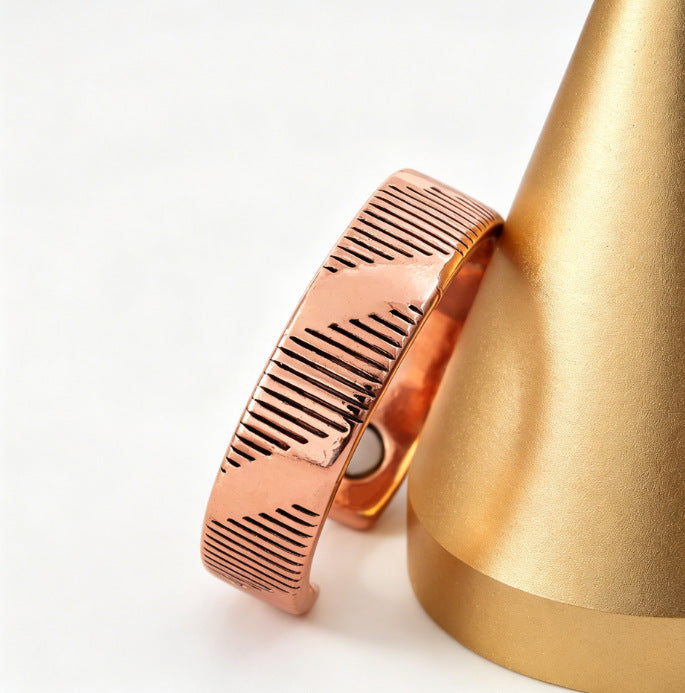 Bronze Creative Pattern Magnet Retro Fashion High Sense Ring