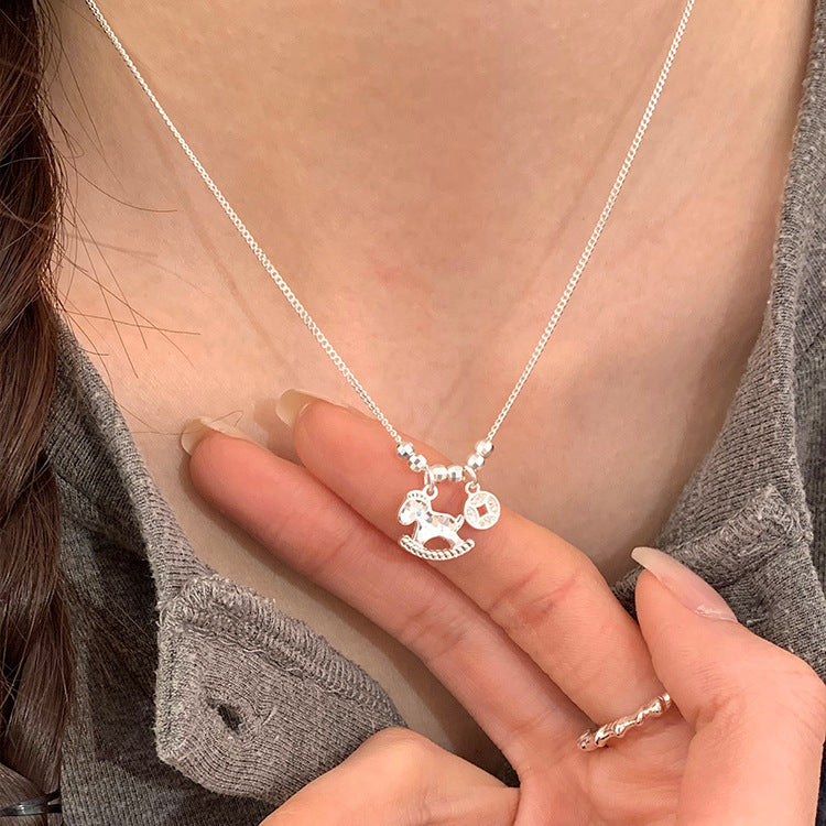 Mush Ice Female Light Luxury Minority Design High Sense Exquisite Necklace