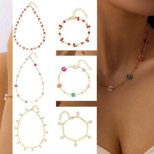 Women's High-grade Love Heart Flowers Beaded Small Flower Necklaces
