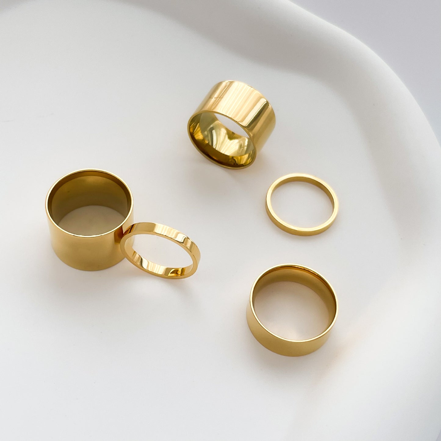 Simple Design Glossy Bright Plane Wide Rings
