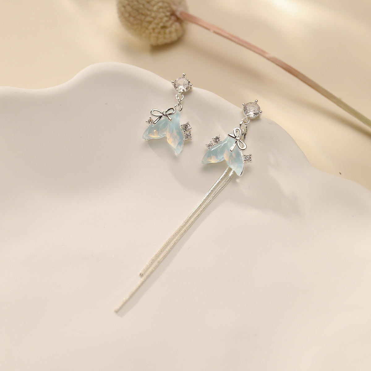 Fishtail Exquisite Advanced Design Sense Fashion Stud Earrings
