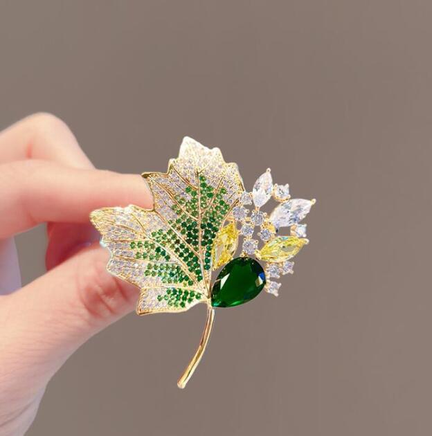 Temperament Safety Pin Add Beauty Value Light Brooches