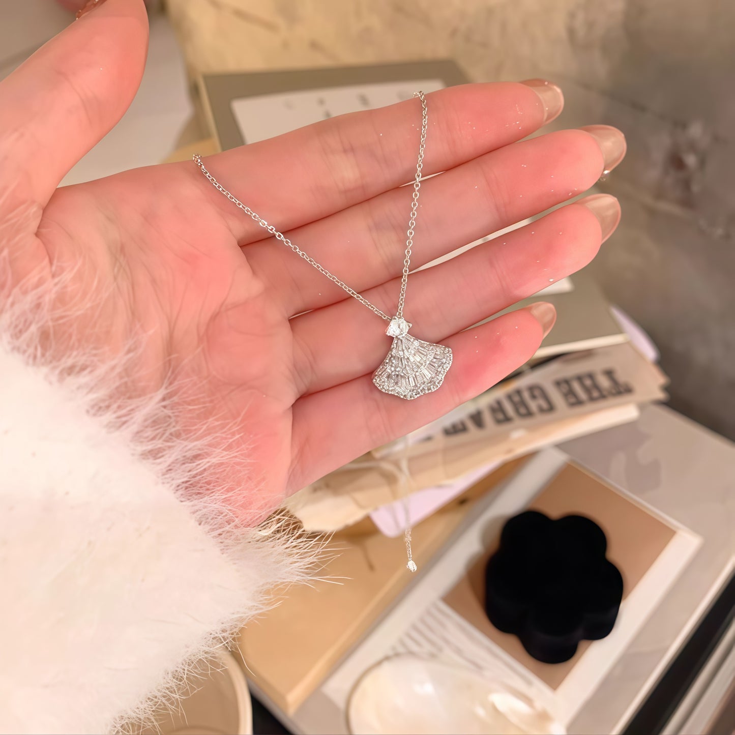 Women's Rhinestone Skirt Shell Light Luxury High-grade Clavicle Chain Super Fairy Necklaces