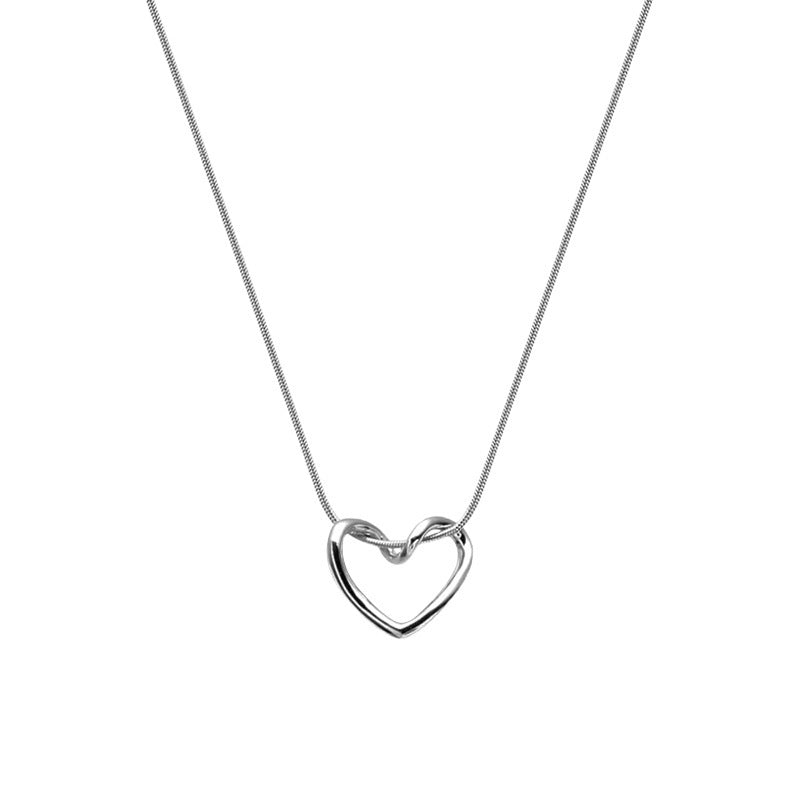 Women's Luxury Minority Hollow Heart Design Clavicle Chain Necklace