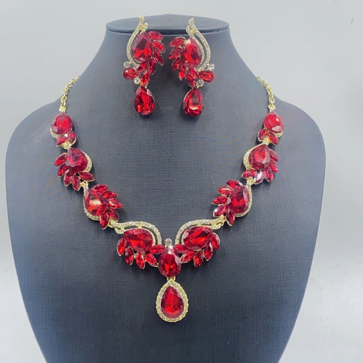 Women's Popular Gem Suite Fashion Temperament Bride Banquet Jewelry Set