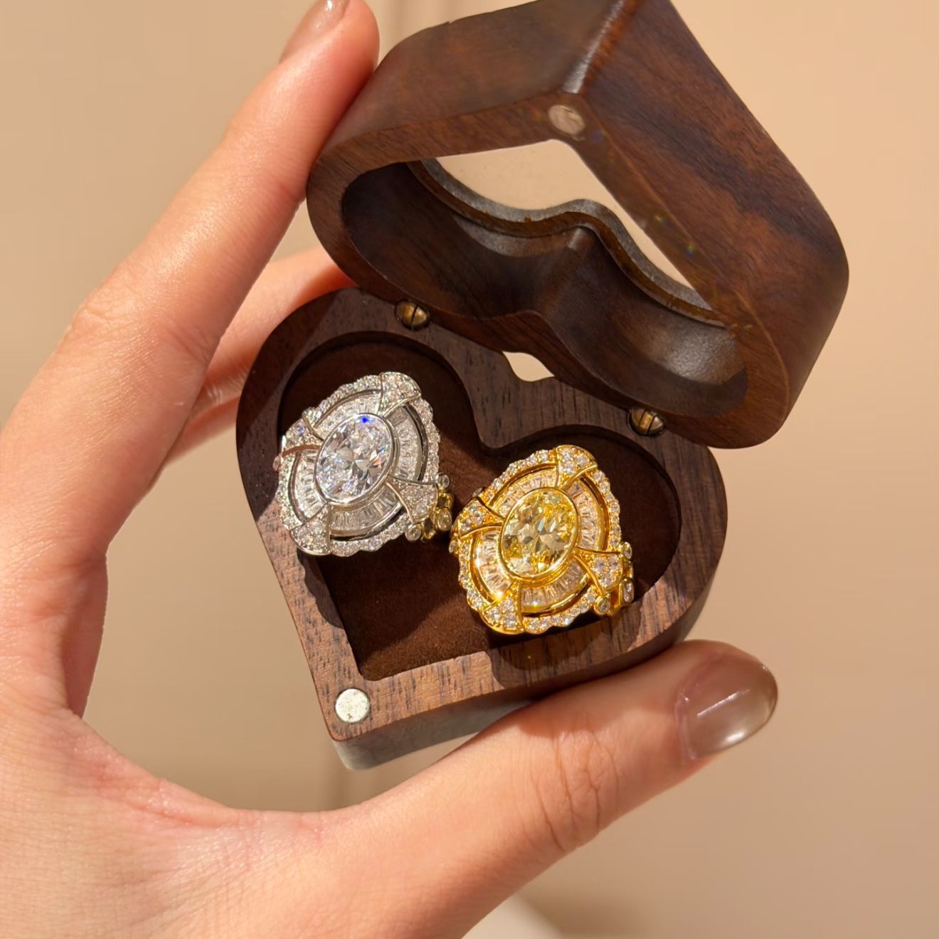 Medieval Guardian Knight Style Round Track Flashing Ring