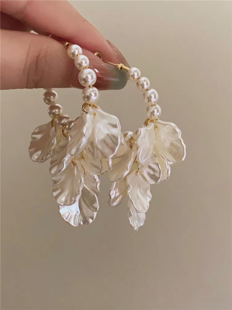 Women's Style Vintage Pearl Geometric Exaggerated Fashion Ear Special Earrings
