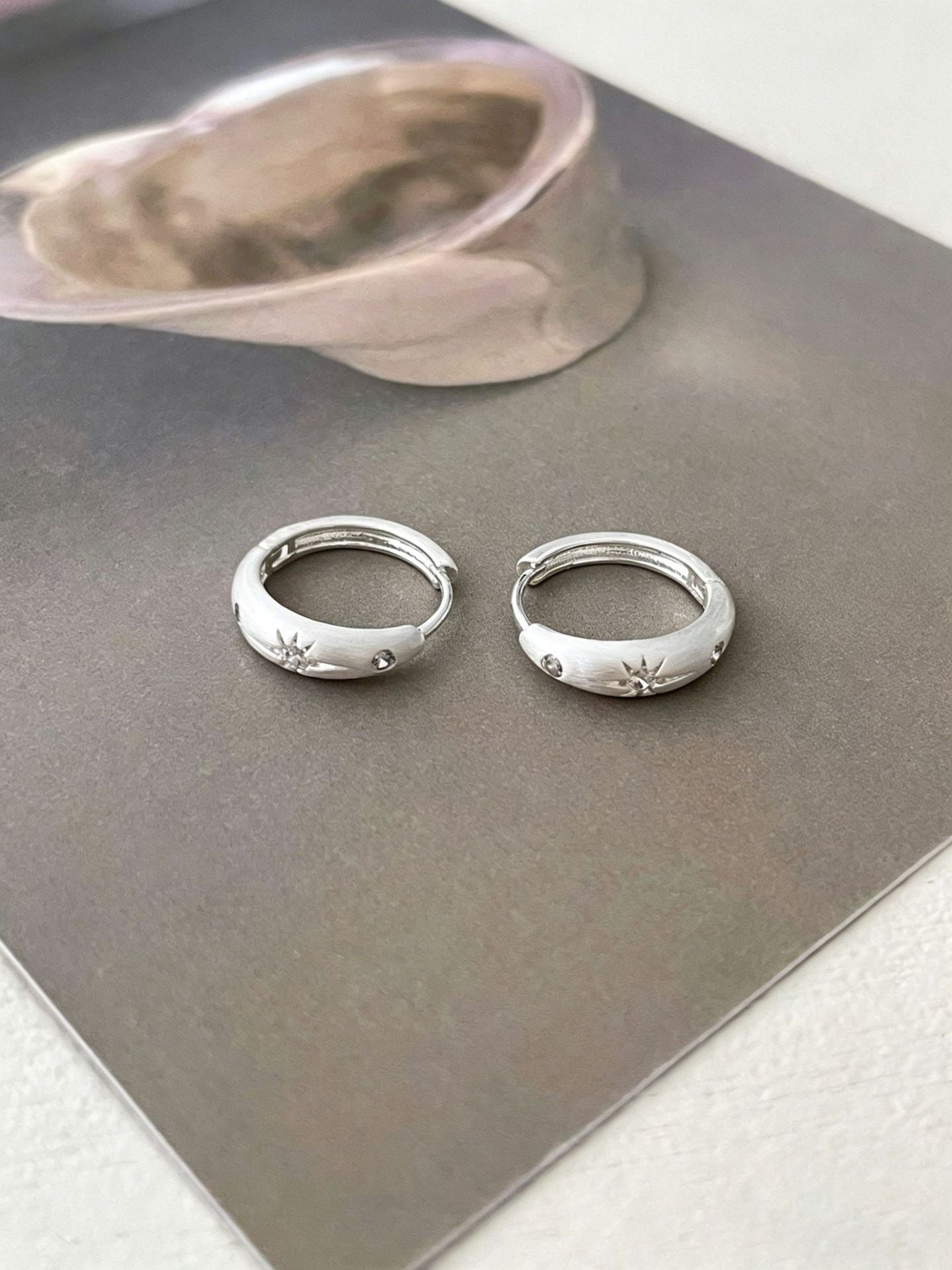 Simple Eight Awn Star Brushed Female Niche Design Graceful Fashion Earrings