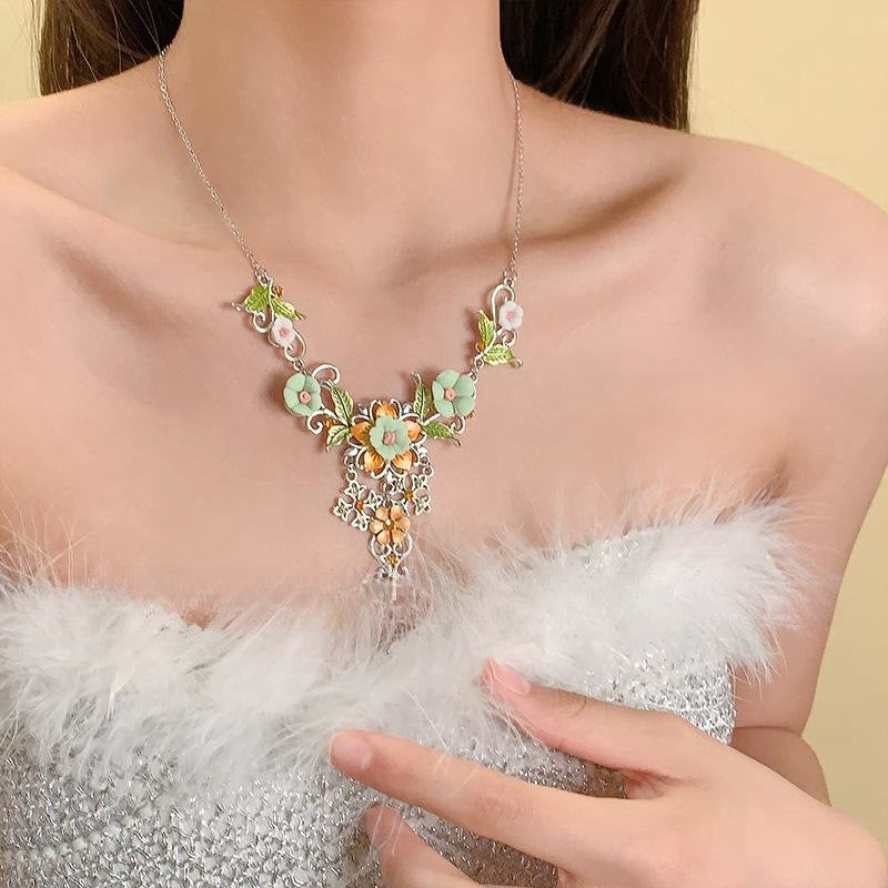 Unique Vintage Court High-grade Distressed Clavicle Necklaces