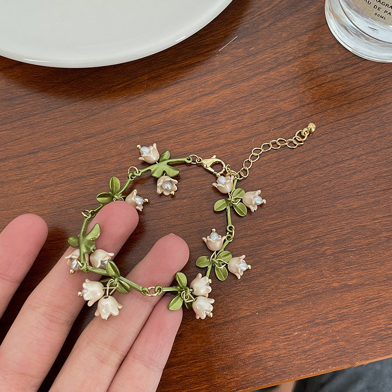 White Lily Pearl Super Mori Spring Necklaces