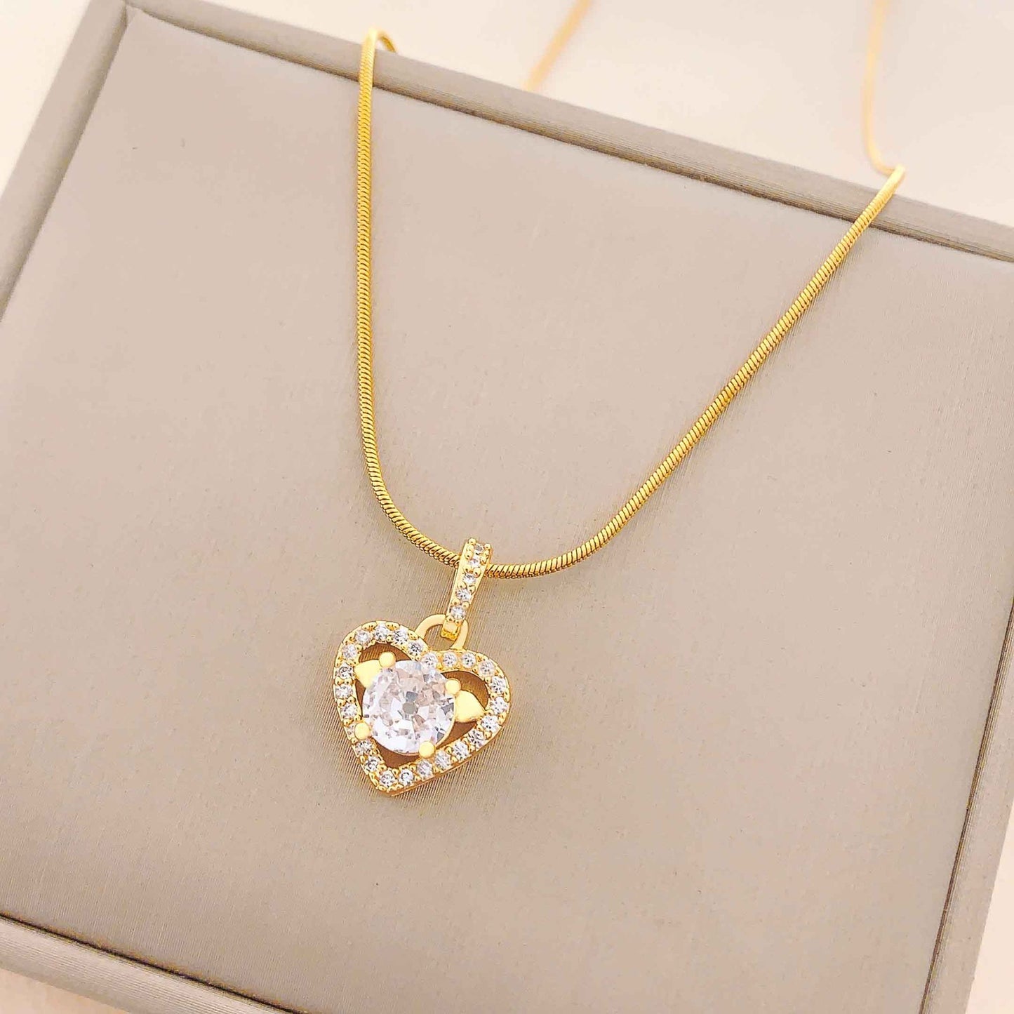 Women's Cute Graceful Titanium Steel Versatile High-grade Necklaces