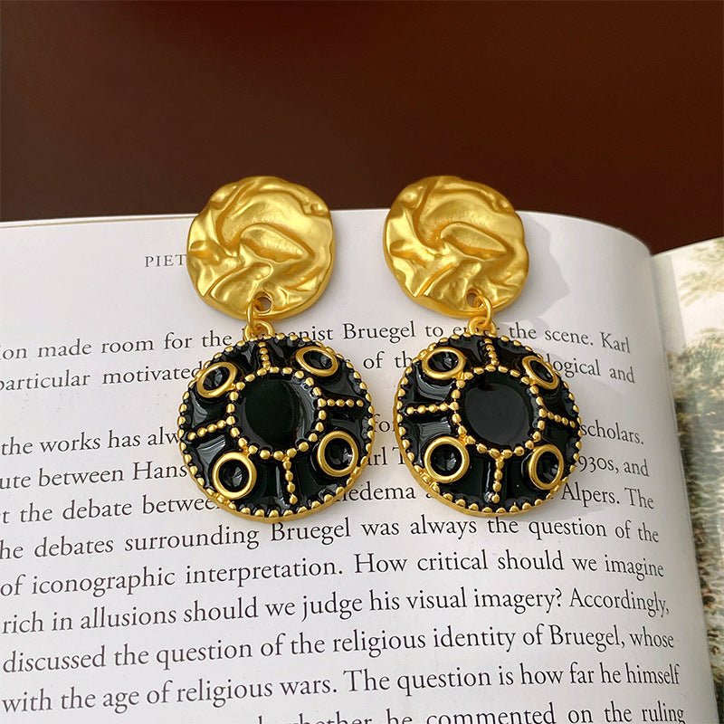 Women's Light Luxury High-grade Retro Easy Matching Earrings