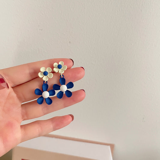 Women's Blue Contrast Color Flower Style Niche Design Trendy Earrings
