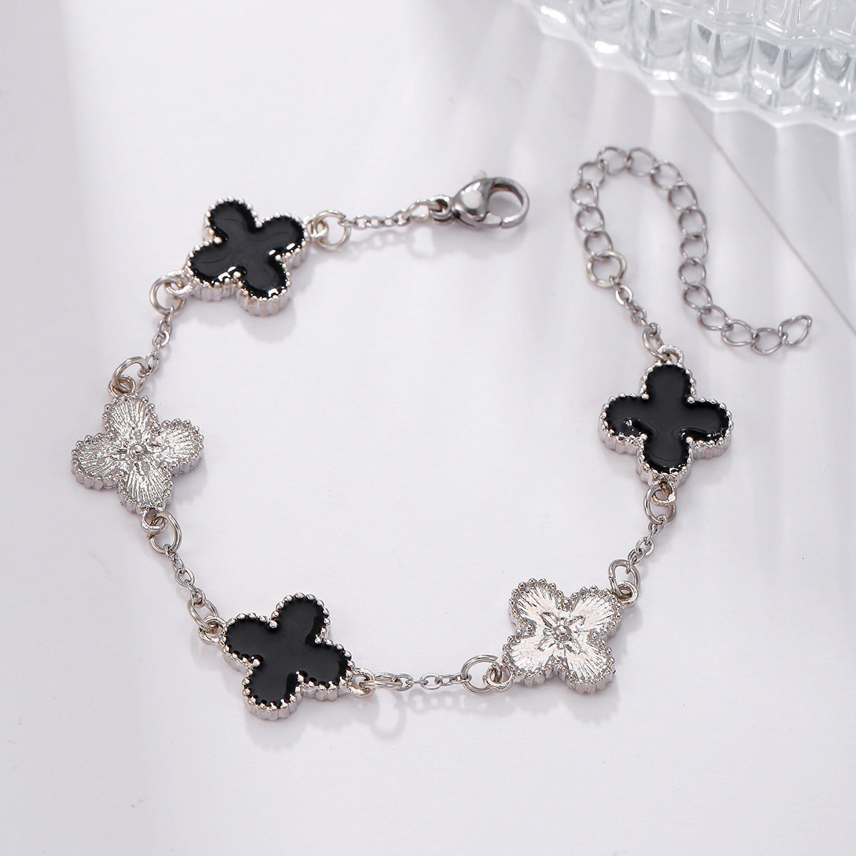 Women's Four-leaf Clover Simple Pork Belly Fritillary Good Bracelets