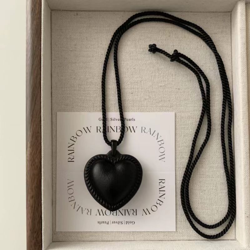 Leather Mild Luxury Retro Long Sweater Necklaces