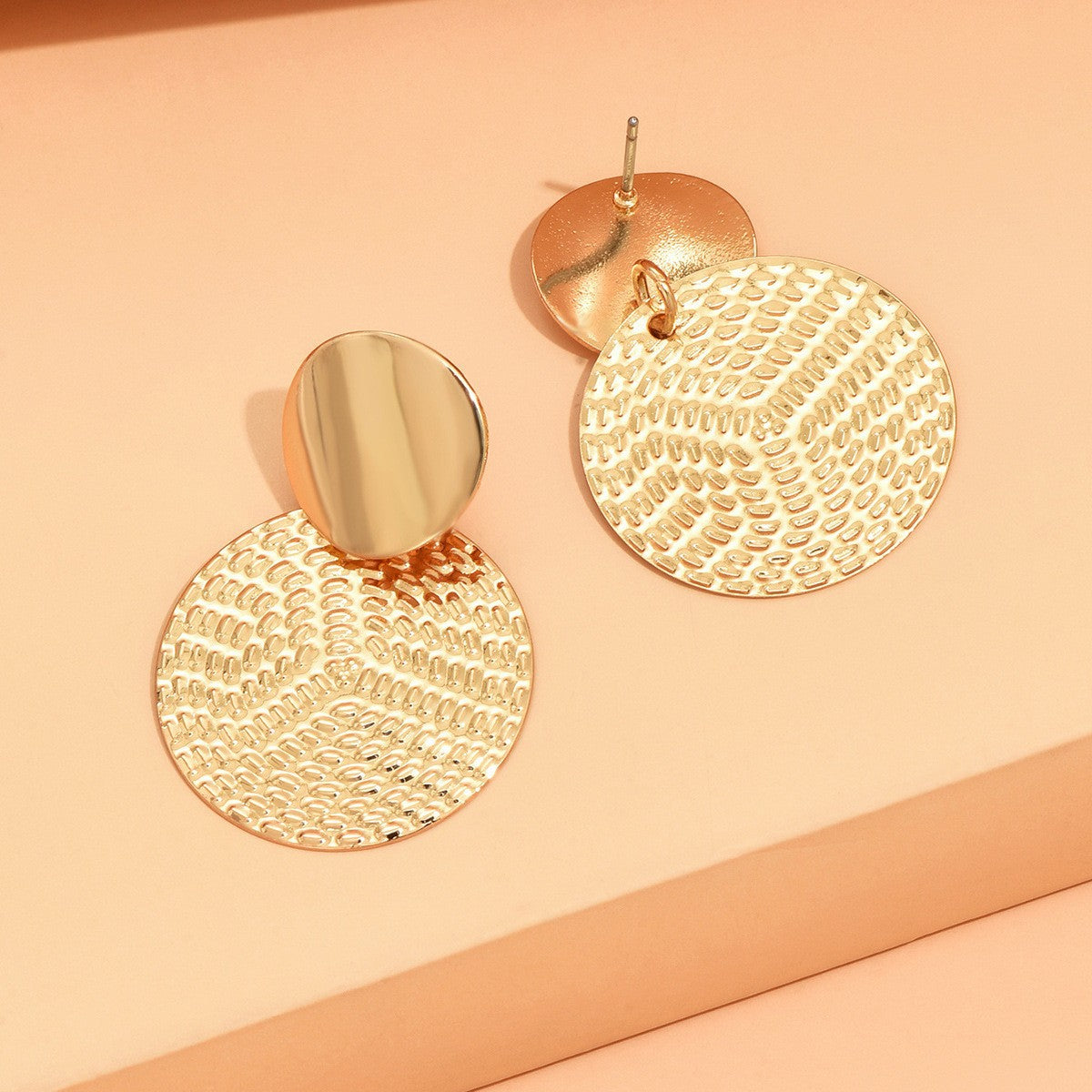 Women's Personality Metal Geometry Retro Aloofness Style Earrings