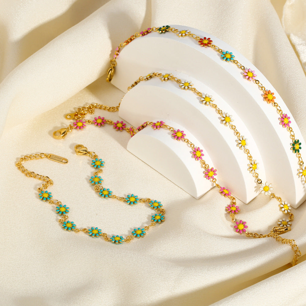 Titanium Steel Little Daisy Advanced Gold-plated Bracelets
