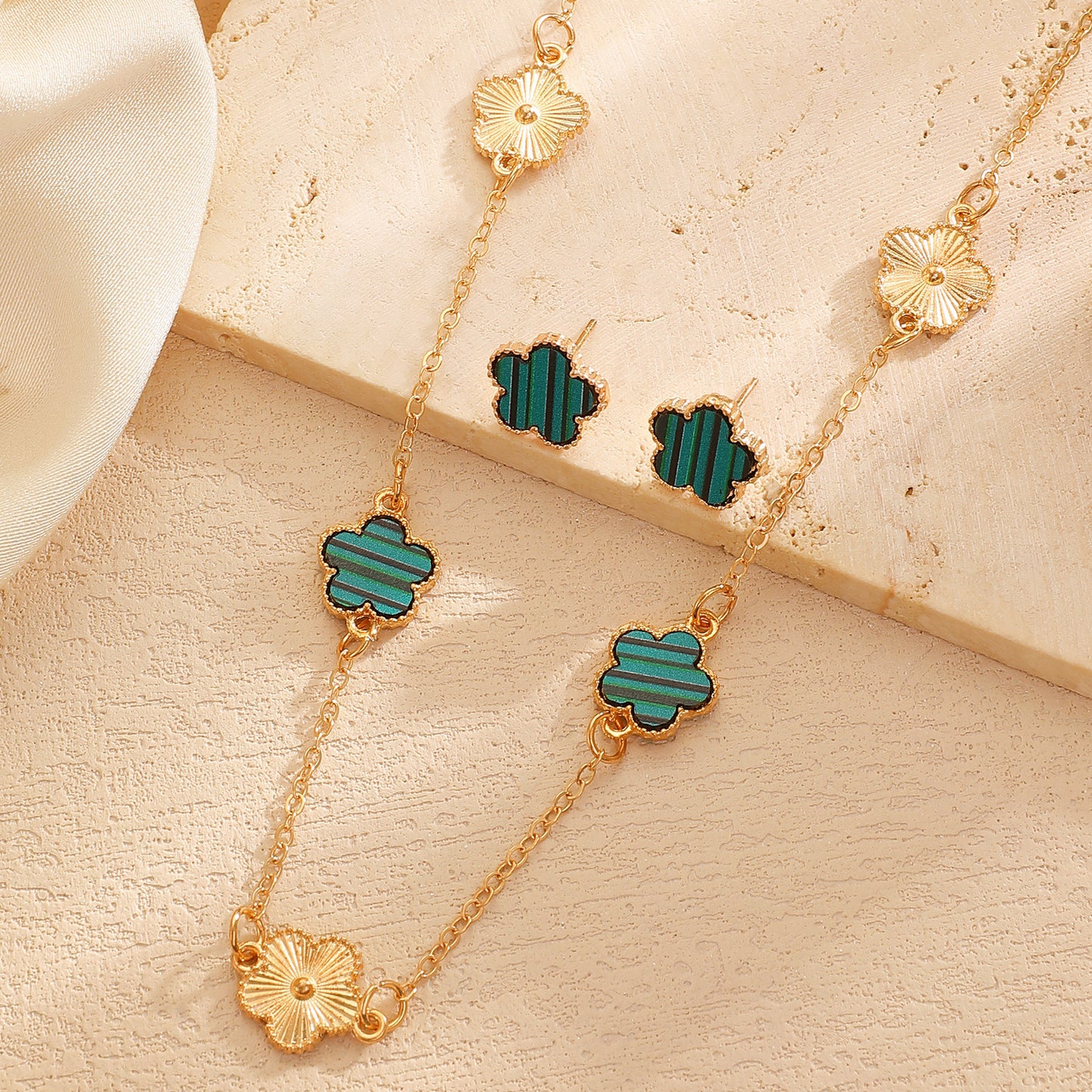 Lucky Flower Parthenocissus Grass Ear Female Jewelry Set