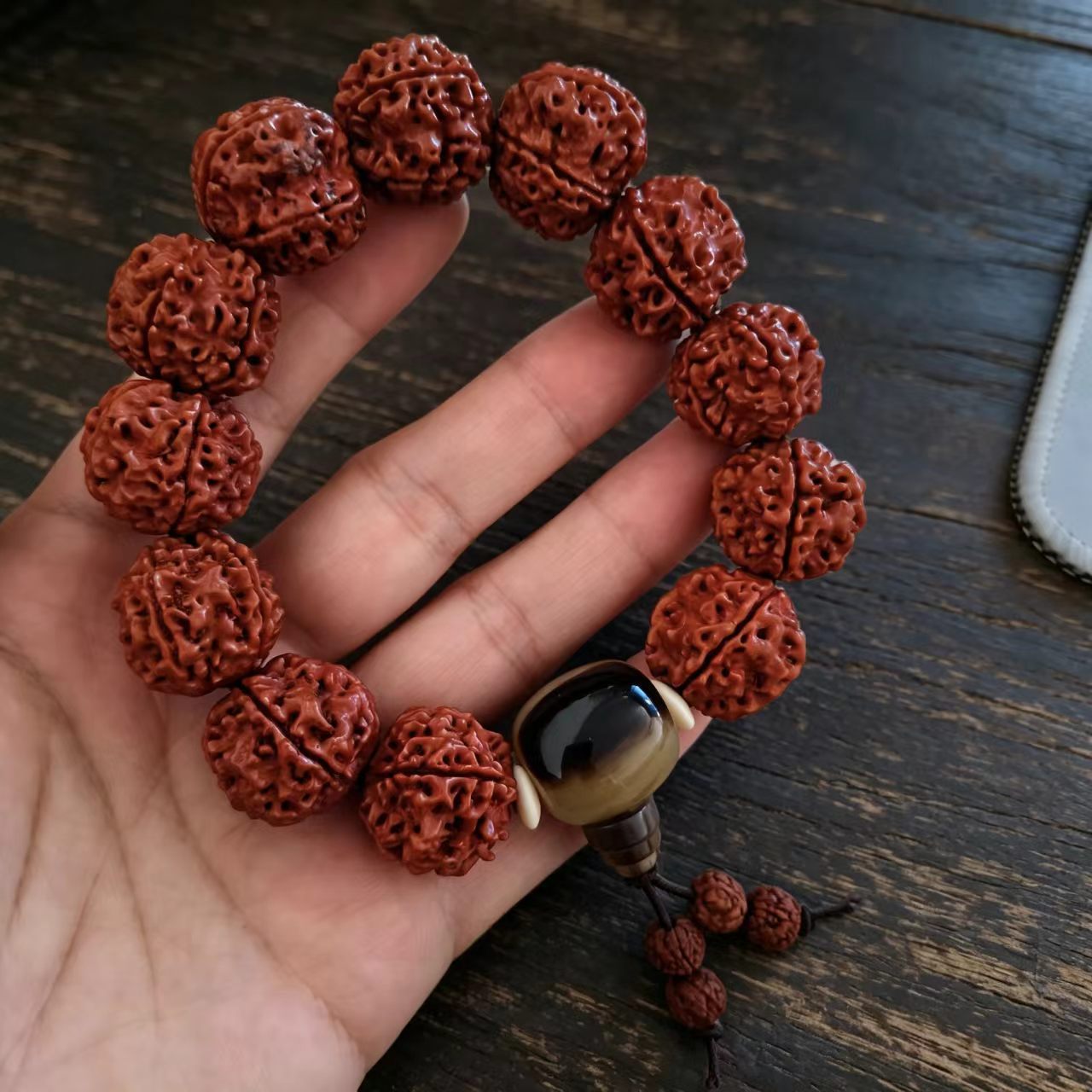 Seeds Beeswax Small King Hand Toy Live Bracelets