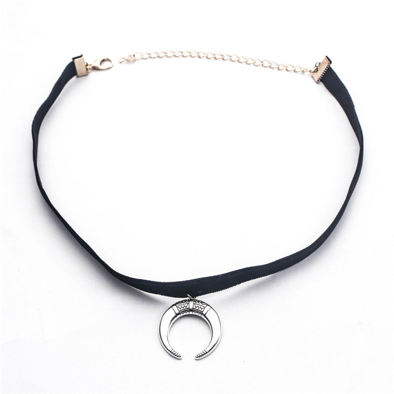 Female Dark Simple Fairy Temperamental Short Neck Collar