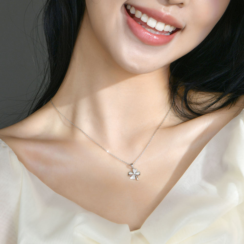Women's Lucky Four-leaf Clover For Affordable Luxury Fashion Niche Necklaces