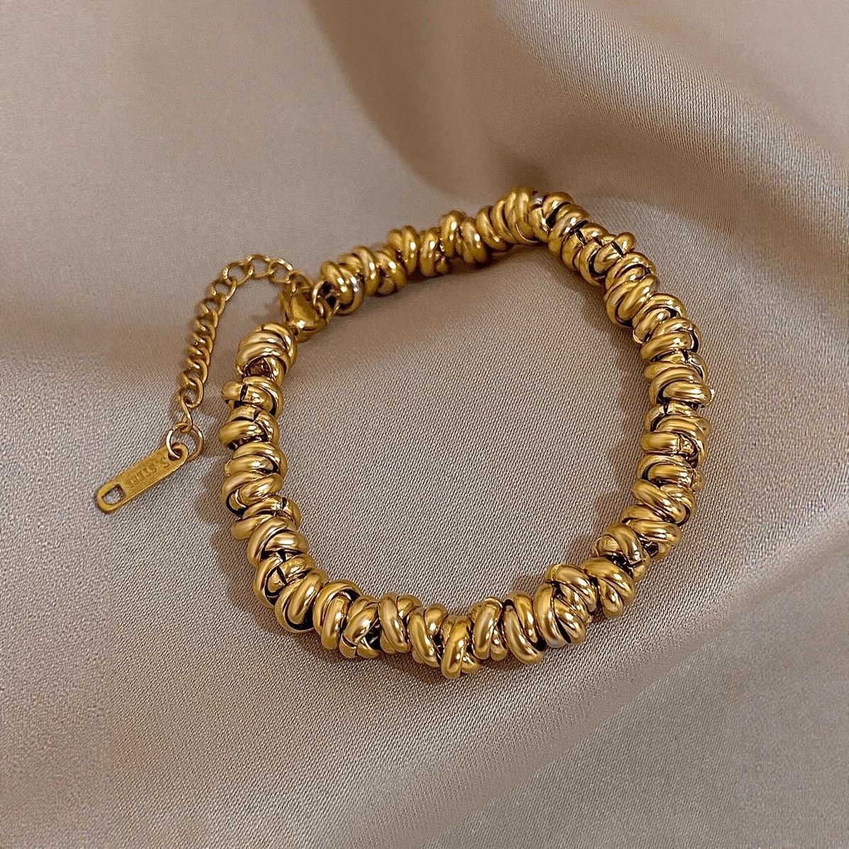 Metallic Vintage Chain Titanium Steel Design Unique No Bracelets