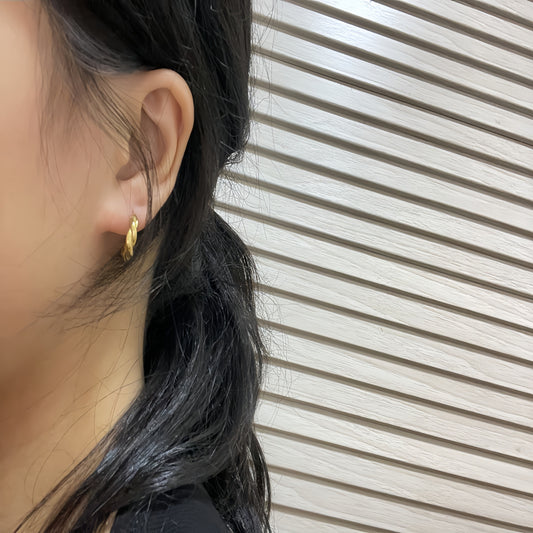 Fashionable Small Classic Style Elegant Ear Exquisite Stud Earrings
