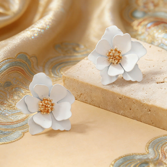 Morandi Three-dimensional Petals Ear Gentle Atmosphere Earrings