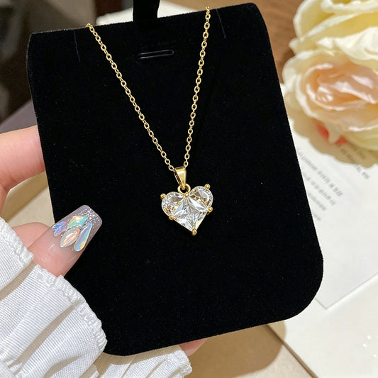 Women's Love Titanium Steel Fashion Exquisite Peach Heart Clavicle Chain Special Necklaces