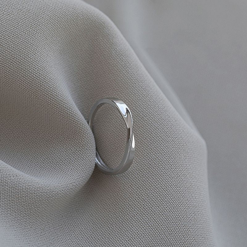 Mobius Female Light Luxury Minority Switchable Index Finger Minimalist Design Bracelets