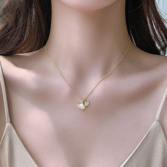 Women's Gold Ginkgo Leaf Fritillary Fashion Short Sense Light Necklaces
