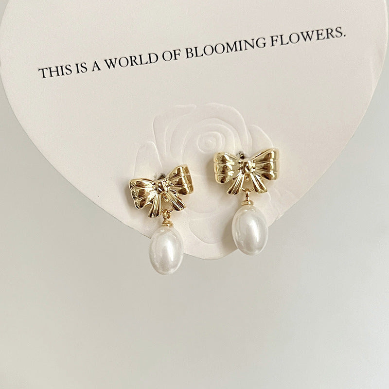 Women's Trendy Simple Pearl Temperamental Minority Design Earrings