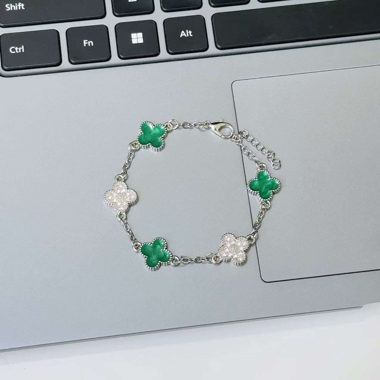 Titanium Steel Double-sided Classic Four-leaf Clover High-grade Niche Bracelet