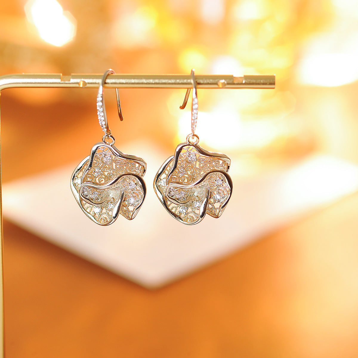 Design Hollow Jeweled Retro Fashion Personalized Ear Hook