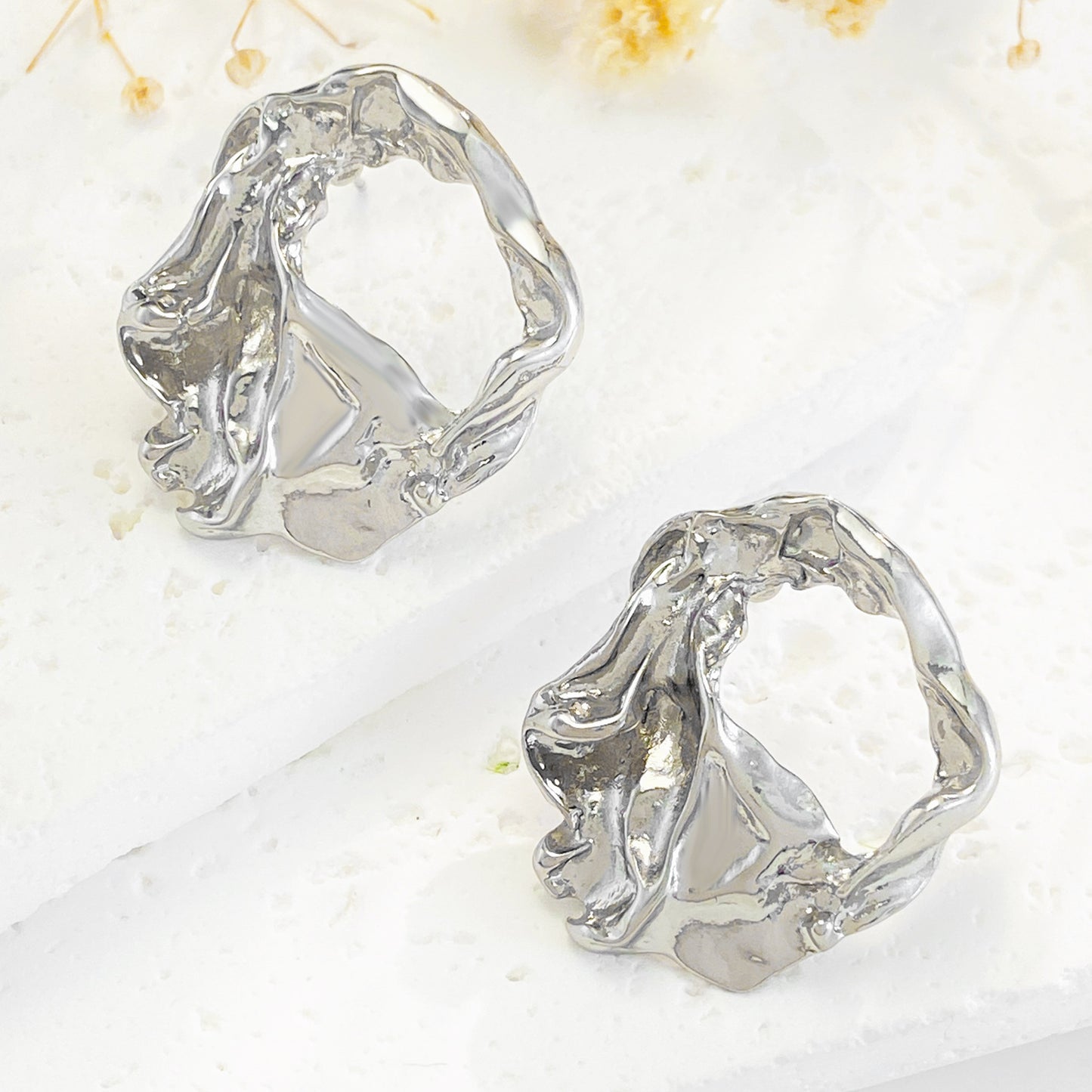 Women's Irregular Metallic Affordable Luxury Fashion Niche High Stud Earrings