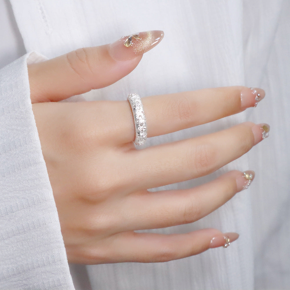 Women's Light Luxury Elegant Frosted Hollow Design Sier Brushed Flower Index Ring