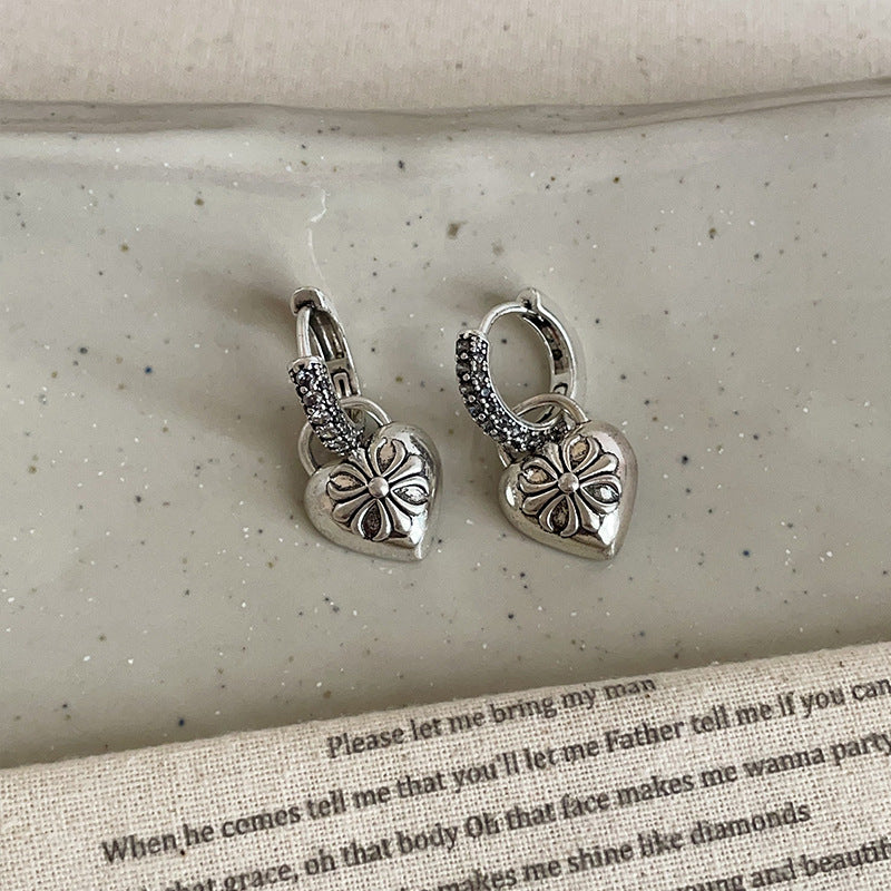 Women's Retro Distressed Flower-de-luce Heart Unique Personality Minority Fashion Trendy Commuting Earrings