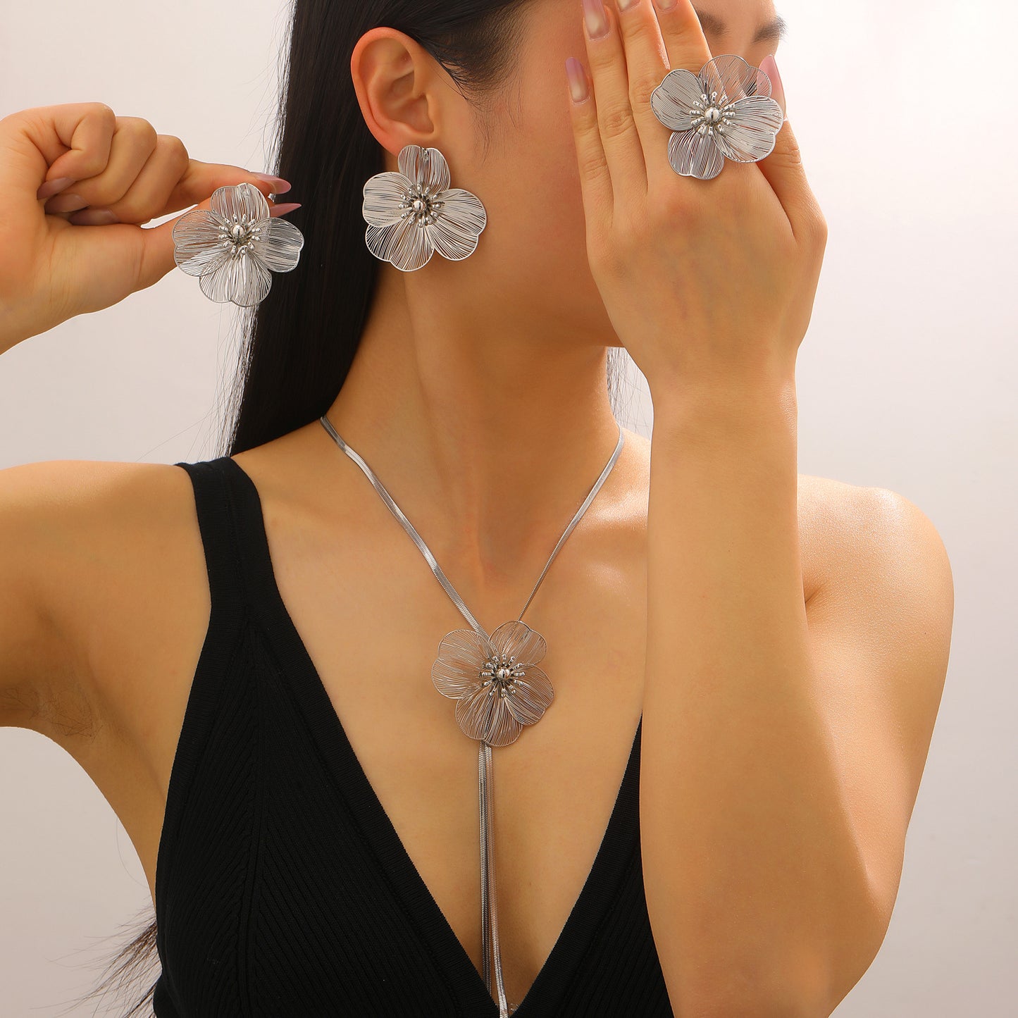 Golden Flower Ear Niche Advanced Design Jewelry Set