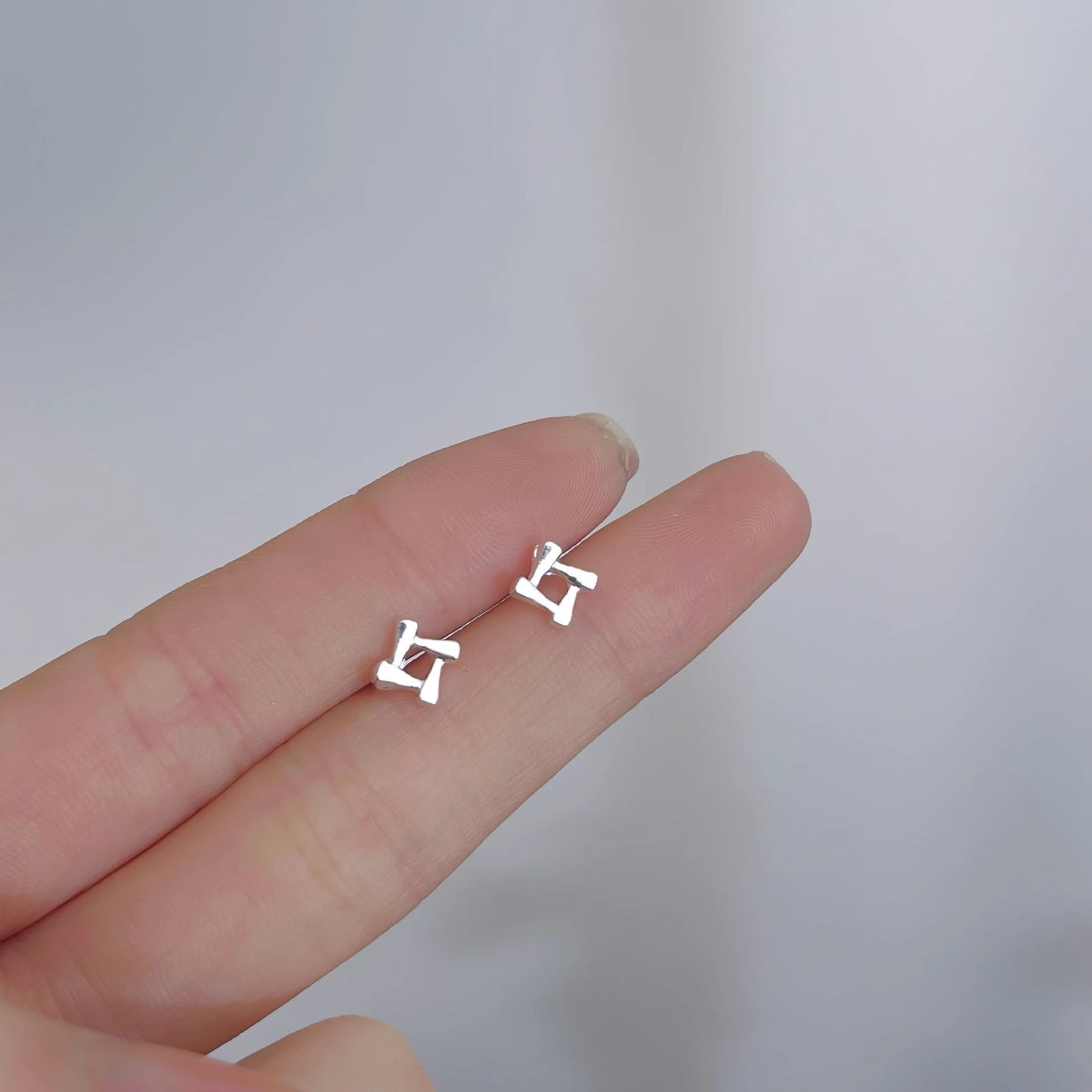 Women's Bone Niche Clips Light Luxury Elegant Stud Earrings