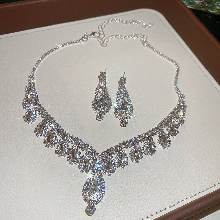 Women's Luxury Minority Clavicle Chain Palace Style Jewelry Set