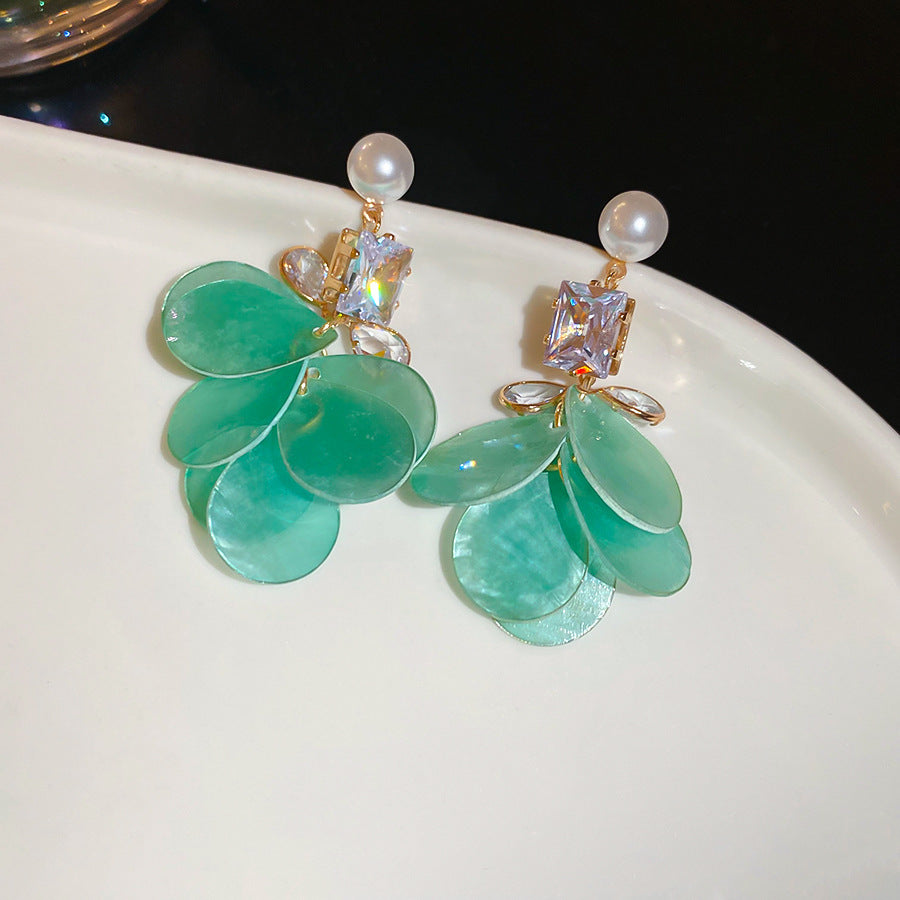 Women's Bead Flower Tassel Light Luxury High-grade Vacation Style Earrings