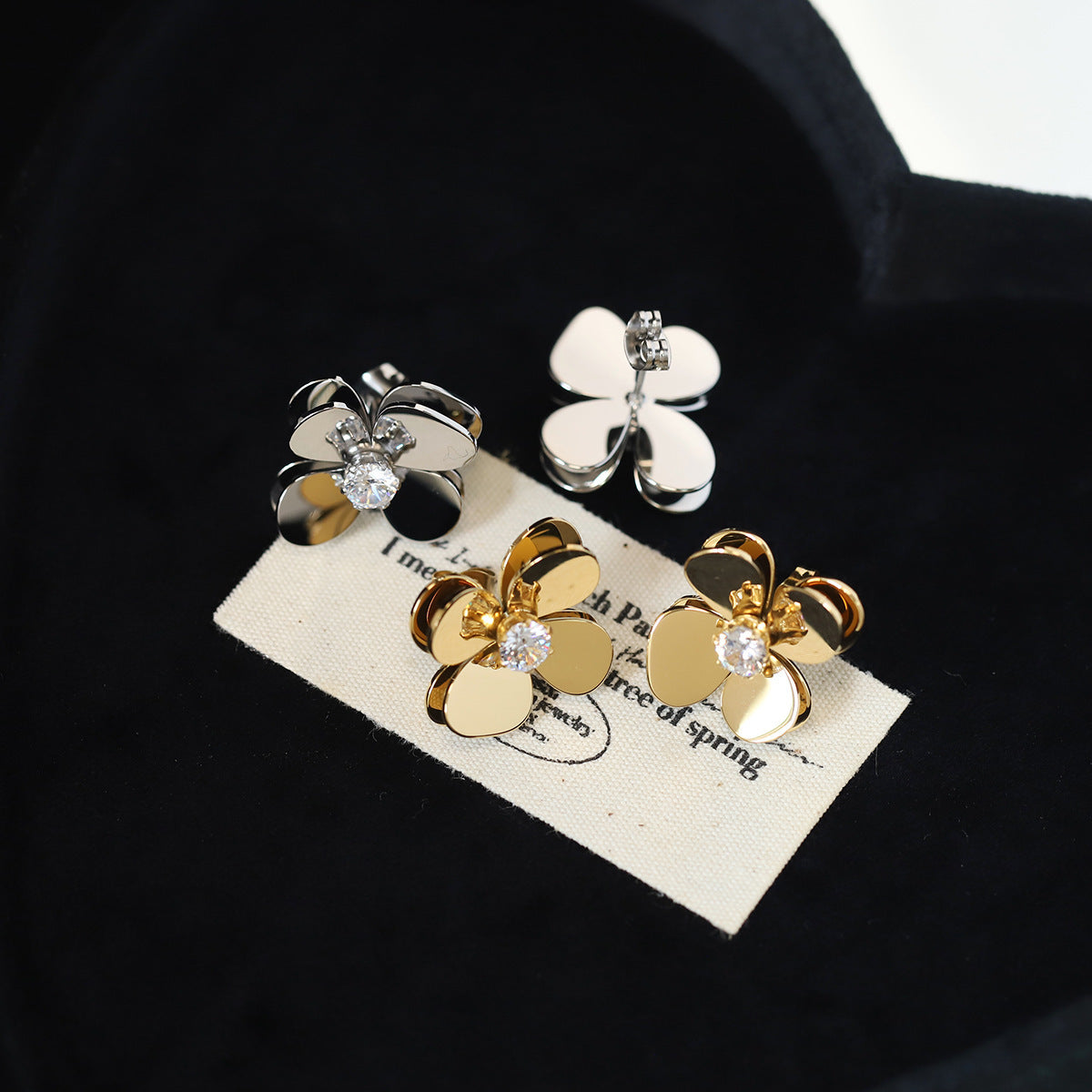 Daisy Rhinestones White Zircon Flower Cold Rich Titanium Steel Stud Earrings