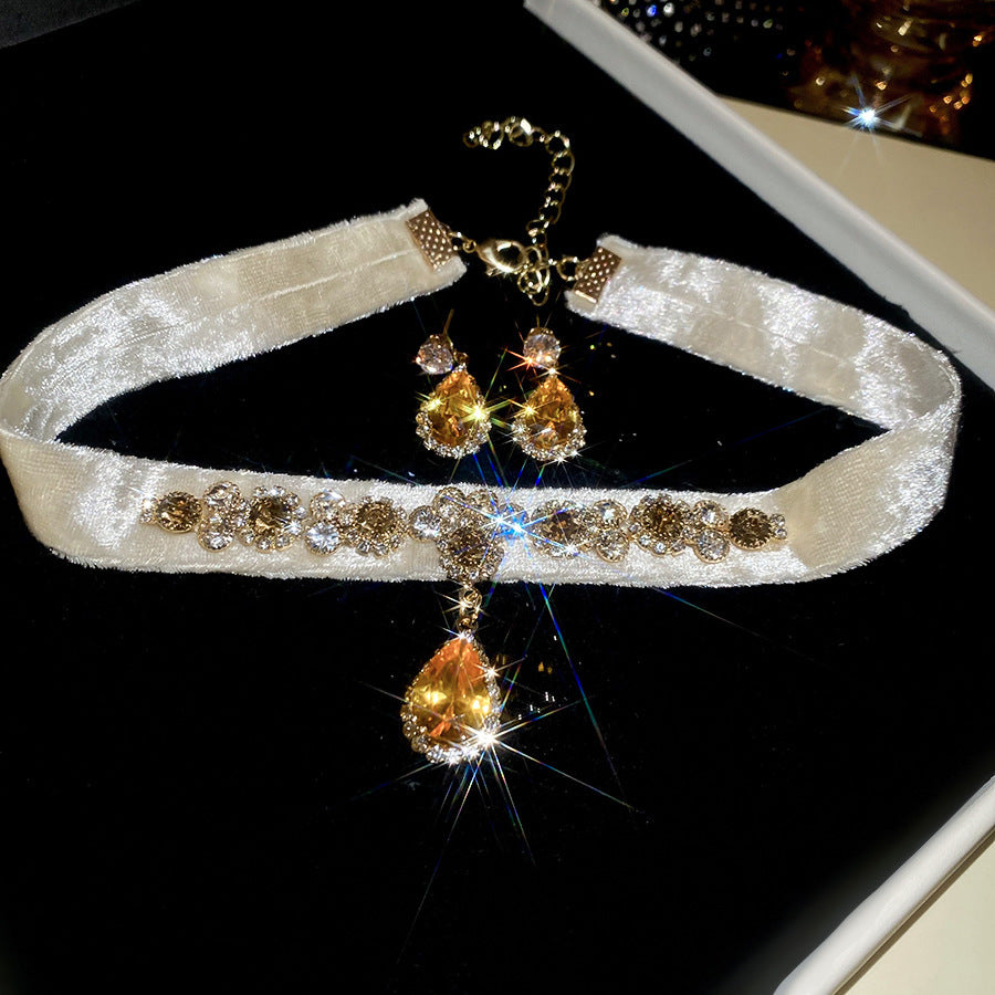 Women's Luxury Minority Clavicle Chain Palace Style Jewelry Set