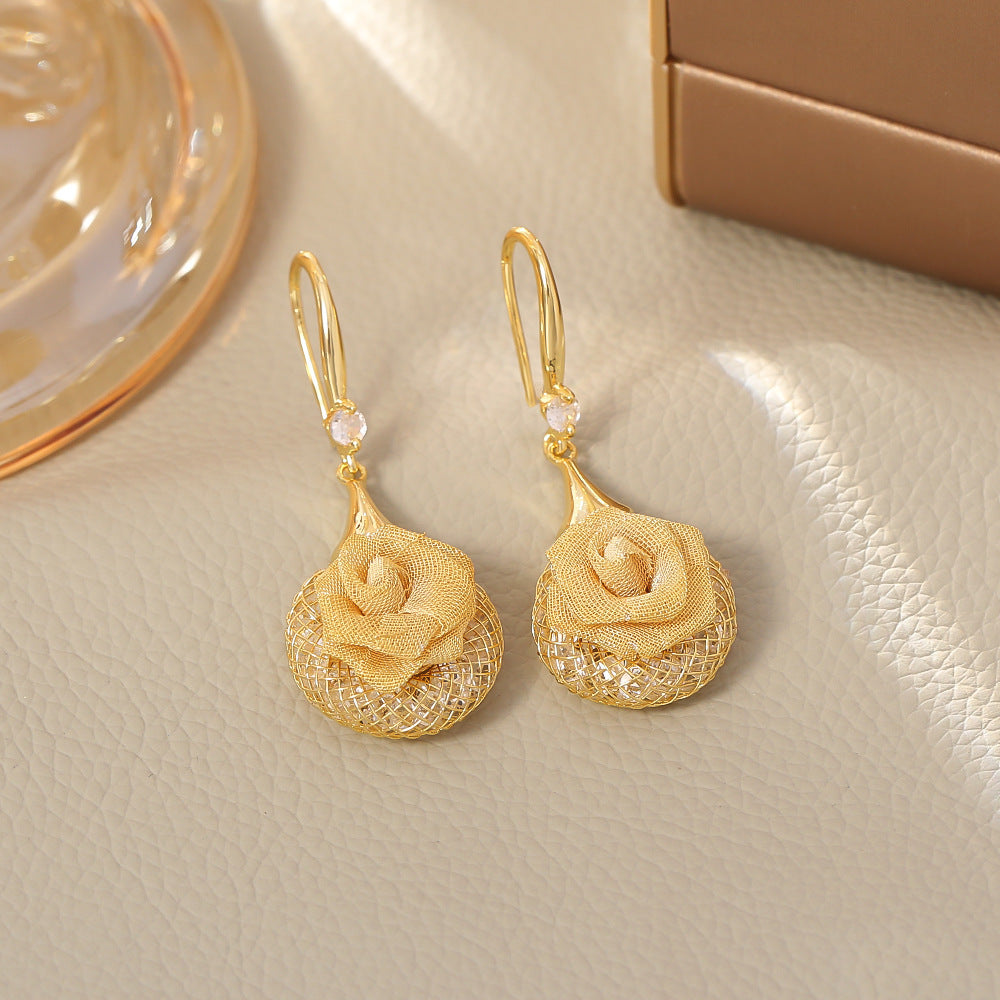 Flower Light Luxury High-grade Temperament Gold Ear Hook
