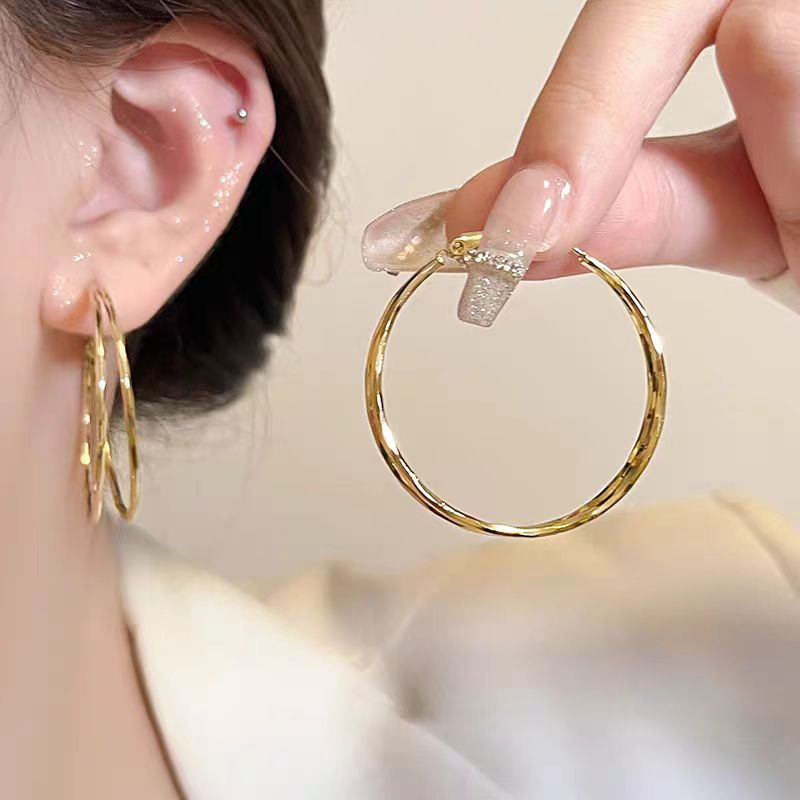 Women's Fashion Exaggerated Circle High Sense Light Rings