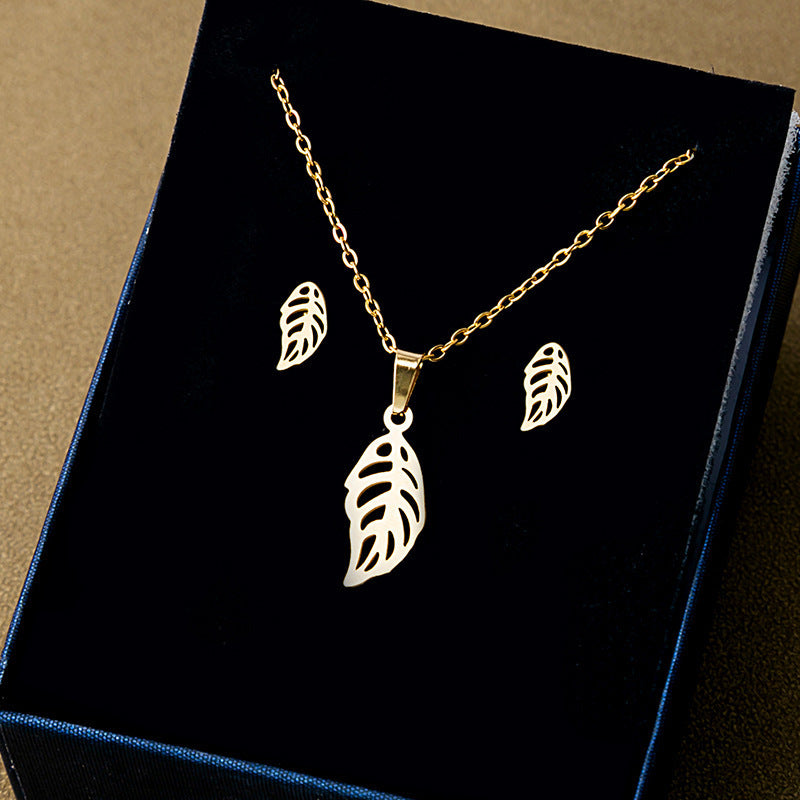 Stainless Steel Design Fashion Suit Metal Style Geometric Heart Necklaces