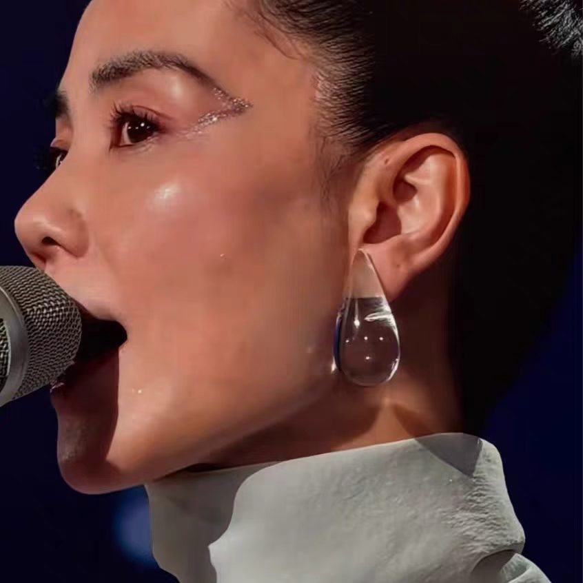Gala Faye Wong Drop Shape Minority Simple High-grade Irregular Stud Earrings