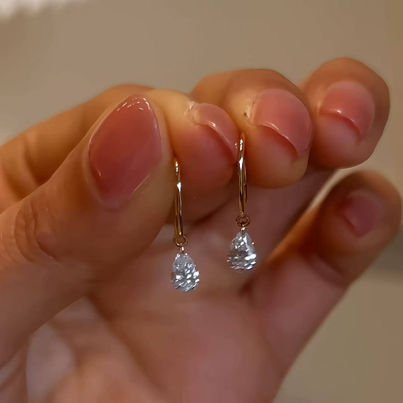 Minimalist Affordable Luxury Style Water Drop Zircon Fashion Beautiful Ear Earrings