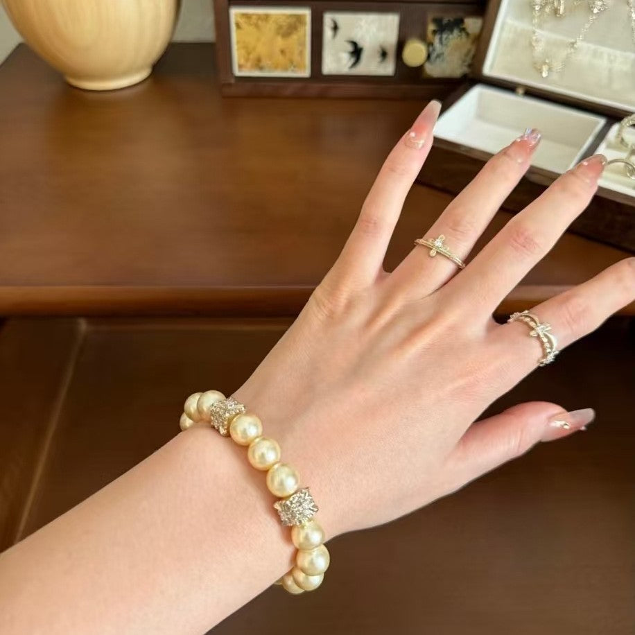 Horizontal Flower-de-luce Pearl Stretch French Retro Light Luxury Minority Bracelet